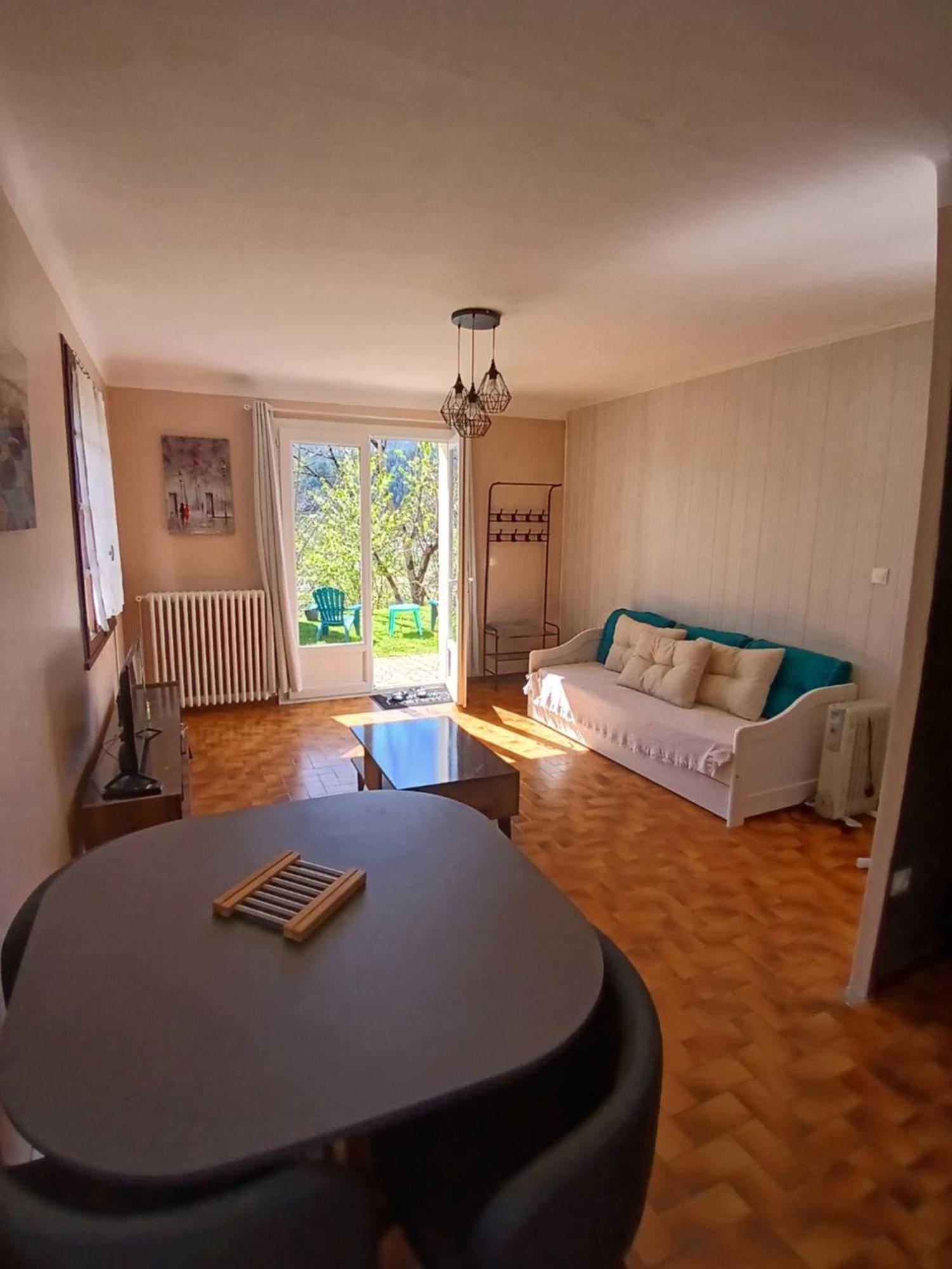 Gites En Cevennes "Chez Steloune" Genolhac Экстерьер фото
